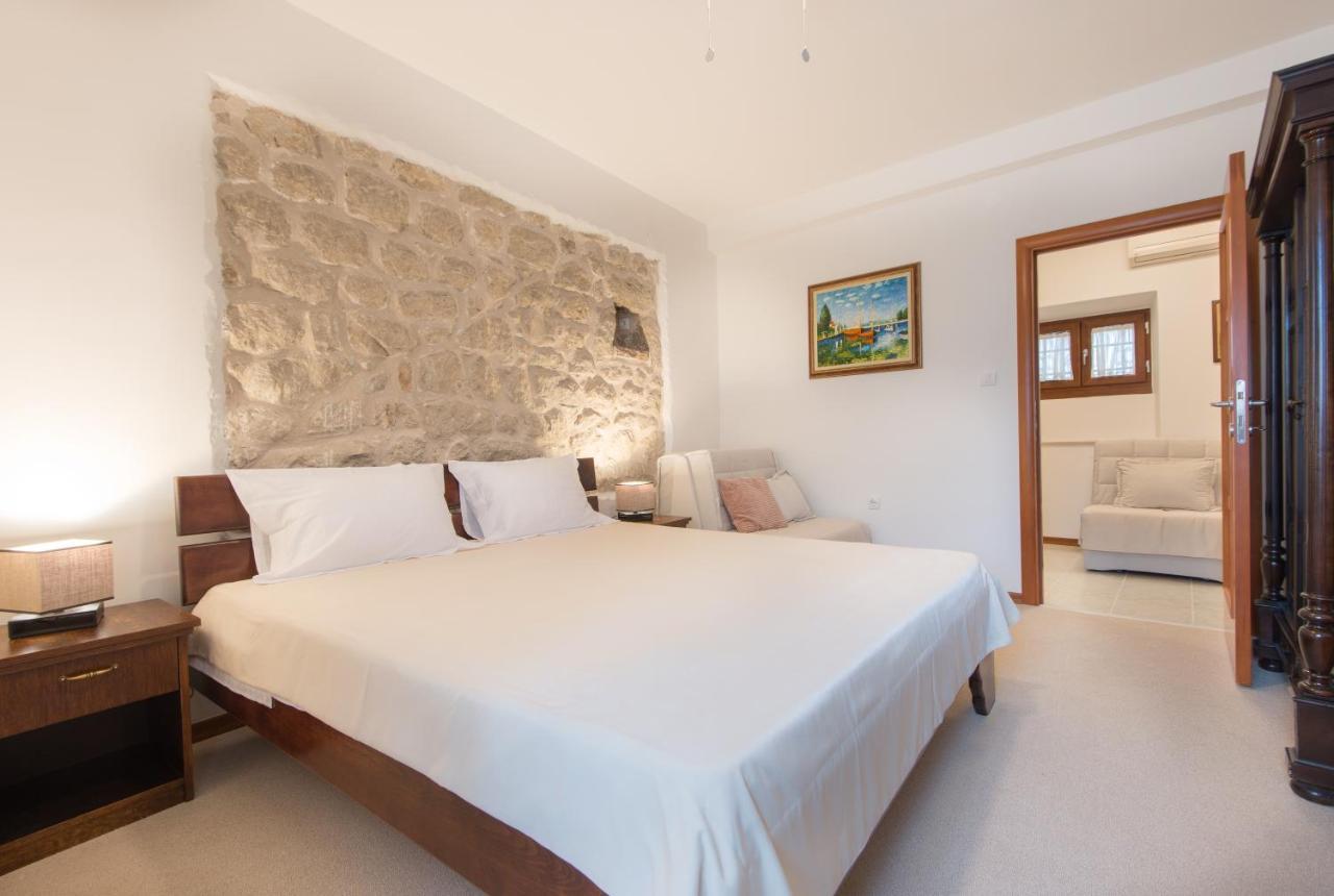 Apartments Babilon Котор Екстериор снимка