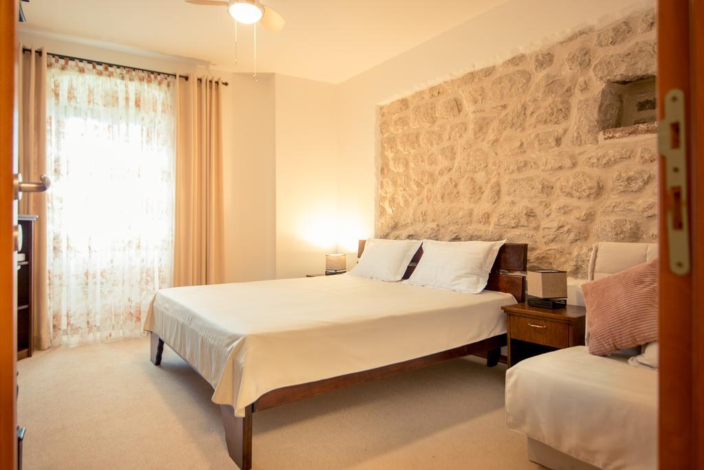 Apartments Babilon Котор Екстериор снимка