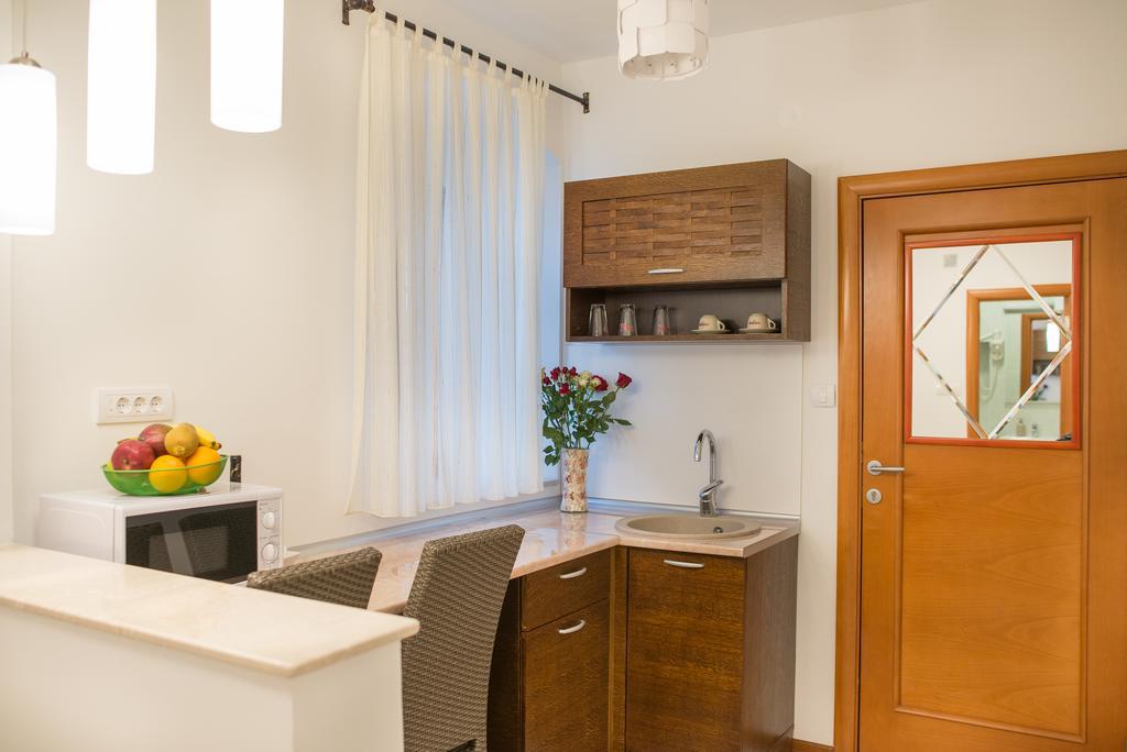 Apartments Babilon Котор Екстериор снимка