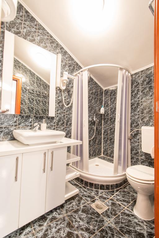 Apartments Babilon Котор Екстериор снимка