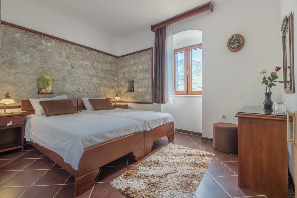 Apartments Babilon Котор Екстериор снимка